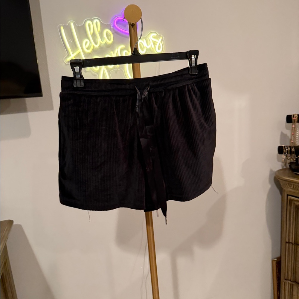 Elegant Black High Waist Women's Shorts